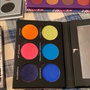 5 different eye shadow palettes